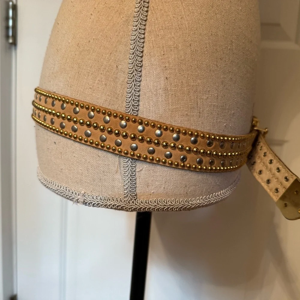 SAND CASTLE USA BELT TAN LEATHER GOLD SILVER STUDS BUCKLE No size Fits M